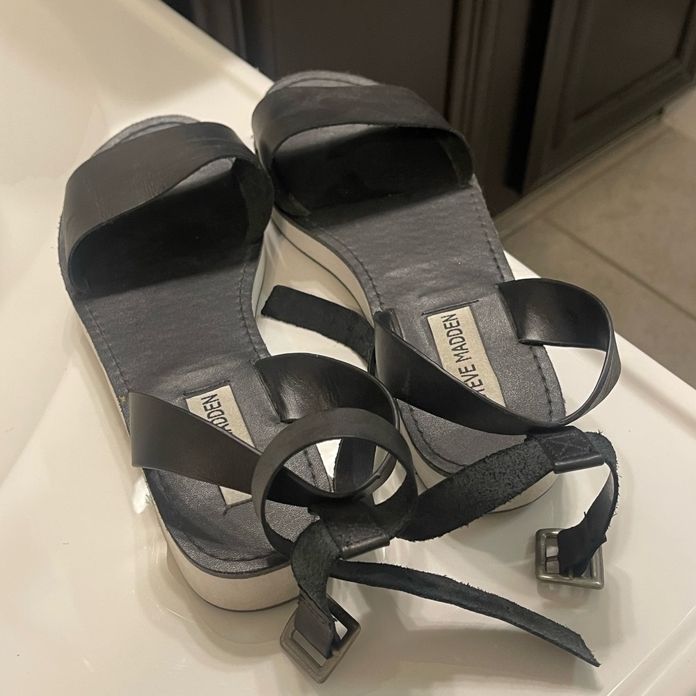 Steve Madden Sandals - Picture 3 of 4